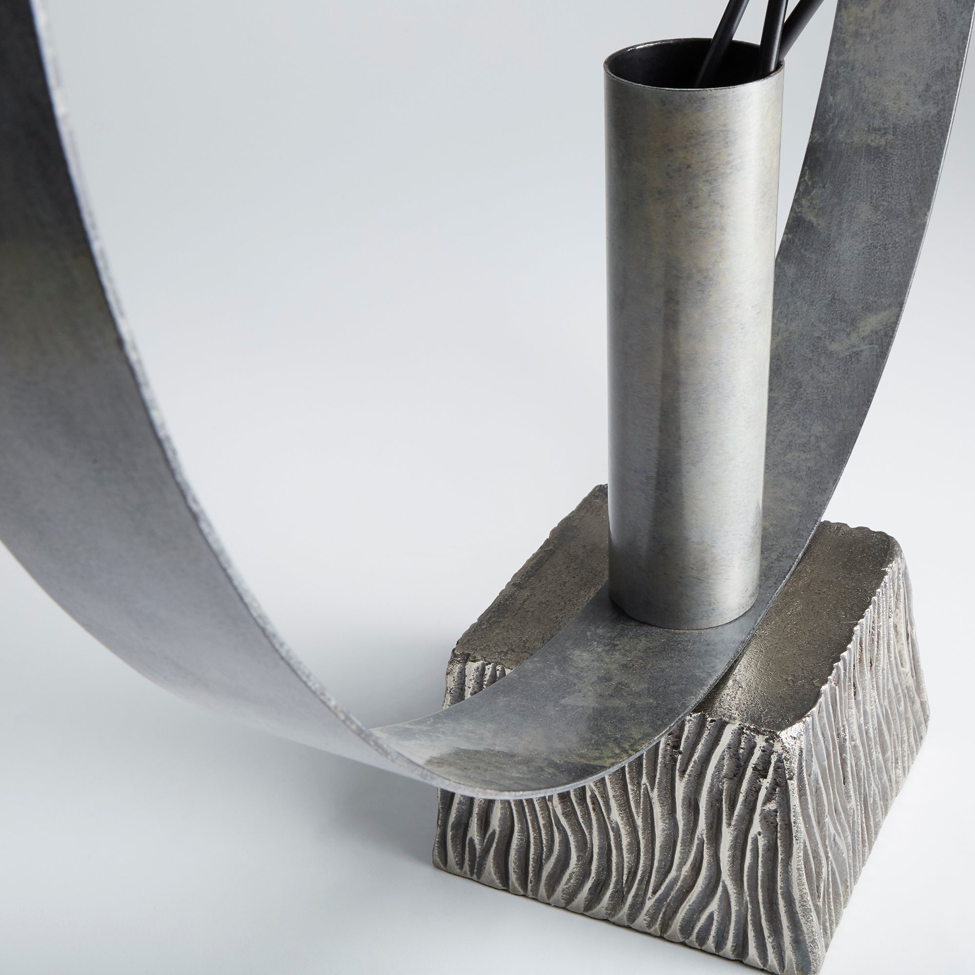 Radiant Halo Vase By Cyan Design