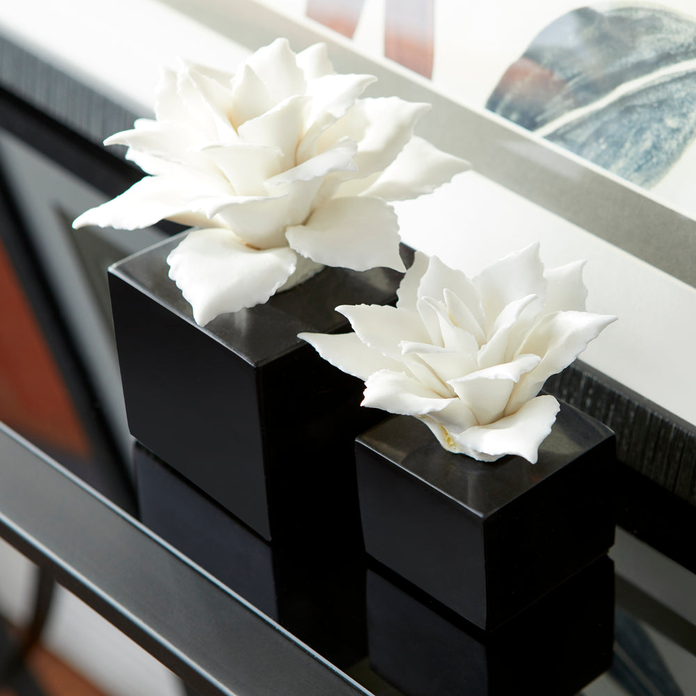 Small Calendine Sculpture By Cyan Design