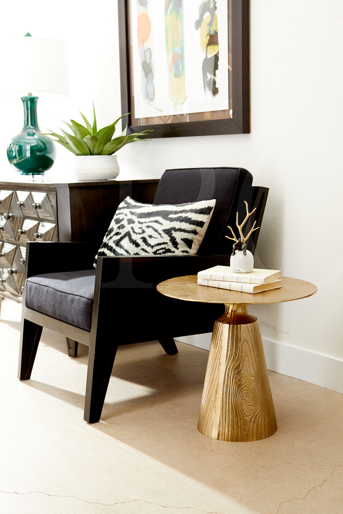 Oregonia Side Table By Cyan Design