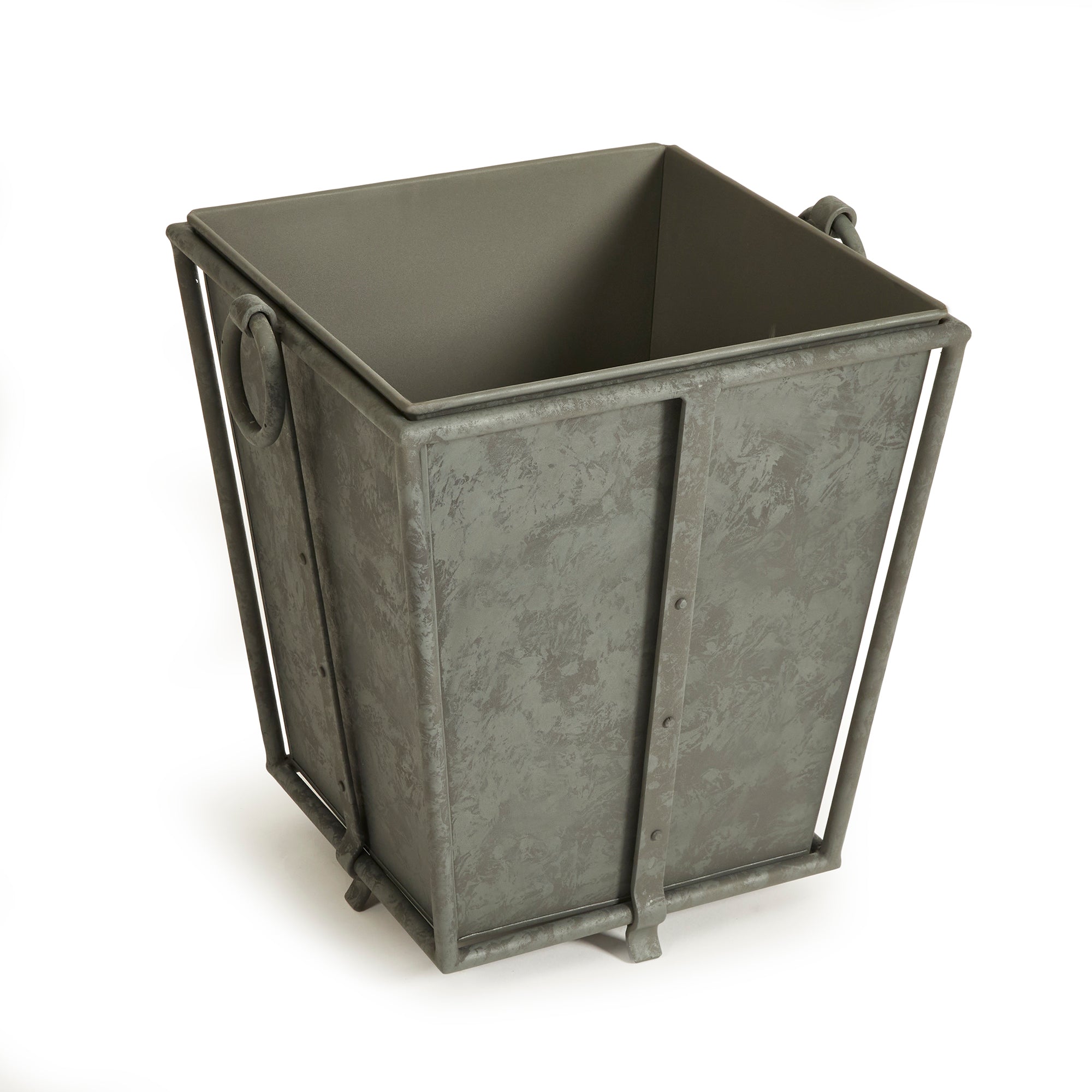 Callahan Tapered Planter Short