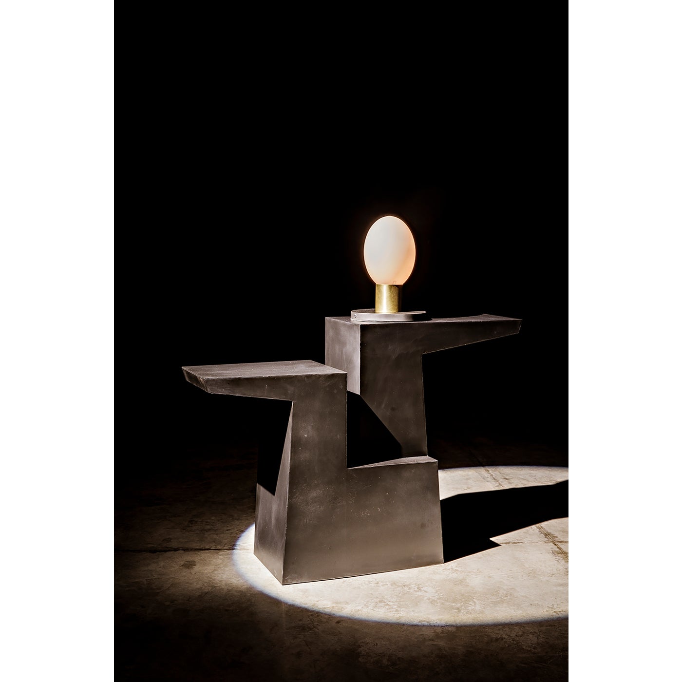 Noir Jazz Console, Black Steel