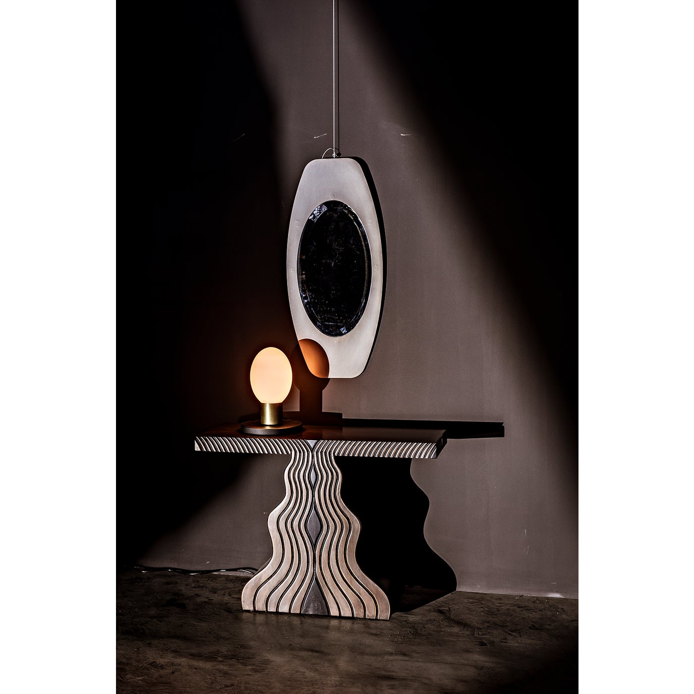 Noir Ray Console, Pale