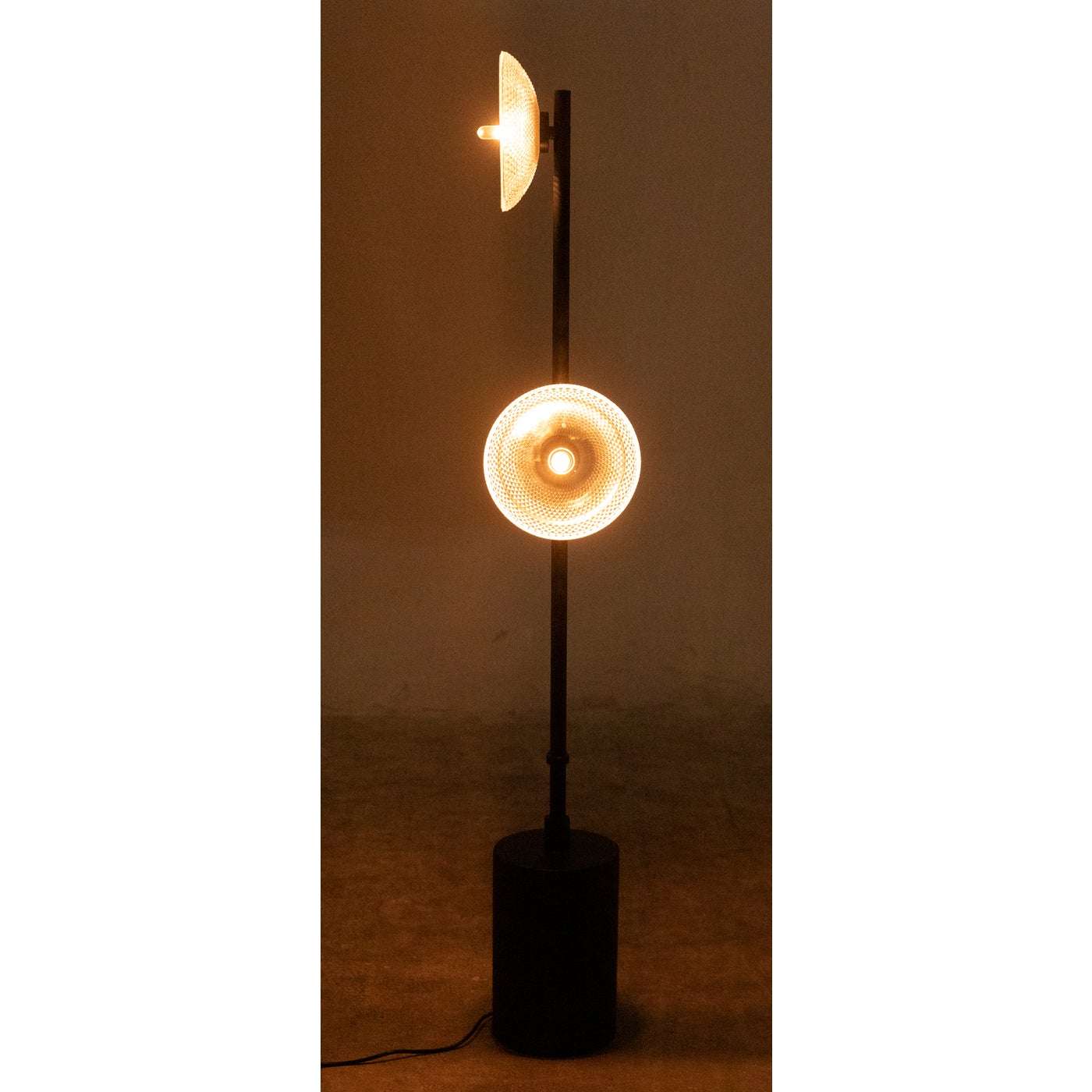 Noir Natilus Floor Lamp