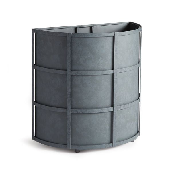 Fremont Demilune Planter Short