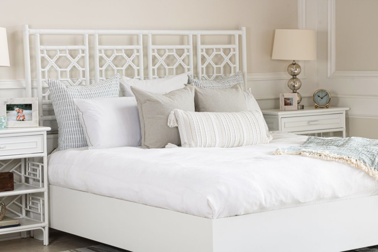 David Francis - Lattice Back Bed