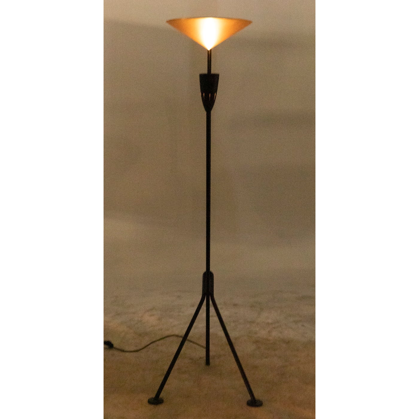 Noir Jetset Floor Lamp